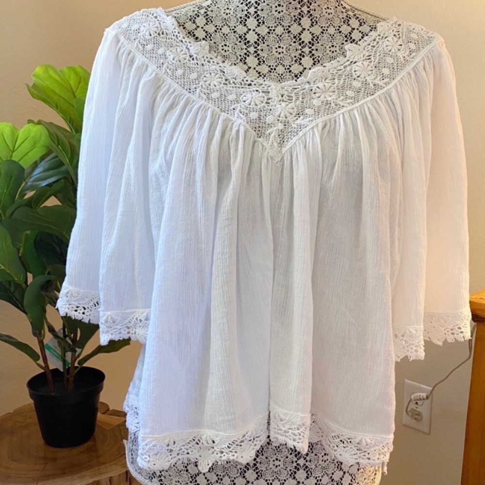 American Rag Cie White Crochet V-Neck Blouse